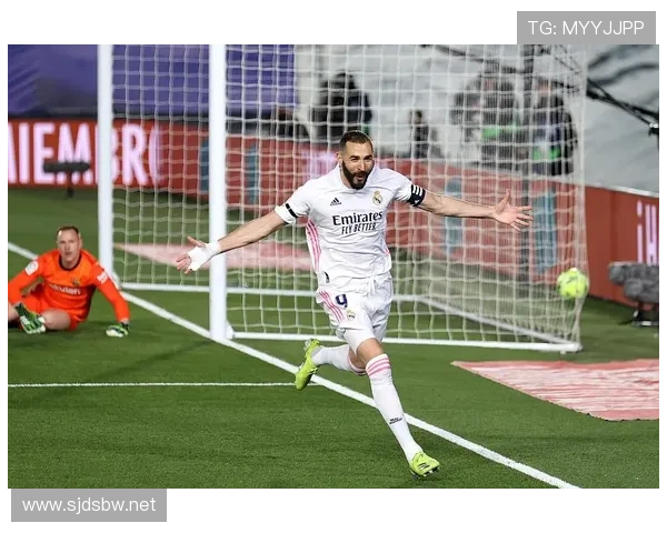 皇马关键比赛表现波动,稳定性问题逐步显现 皇马关键比赛表现波动,稳定性问题逐步显现