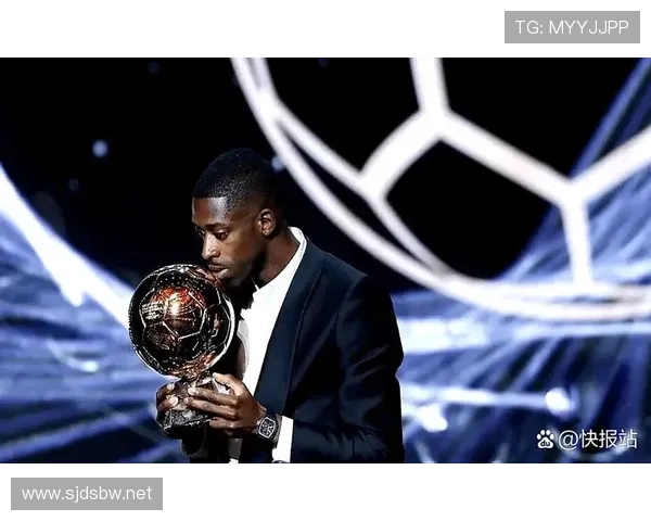 罗德里 vs 莫德里奇:控场方式与节奏掌控差异 罗德里 vs 莫德里奇:控场方式与节奏掌控差异